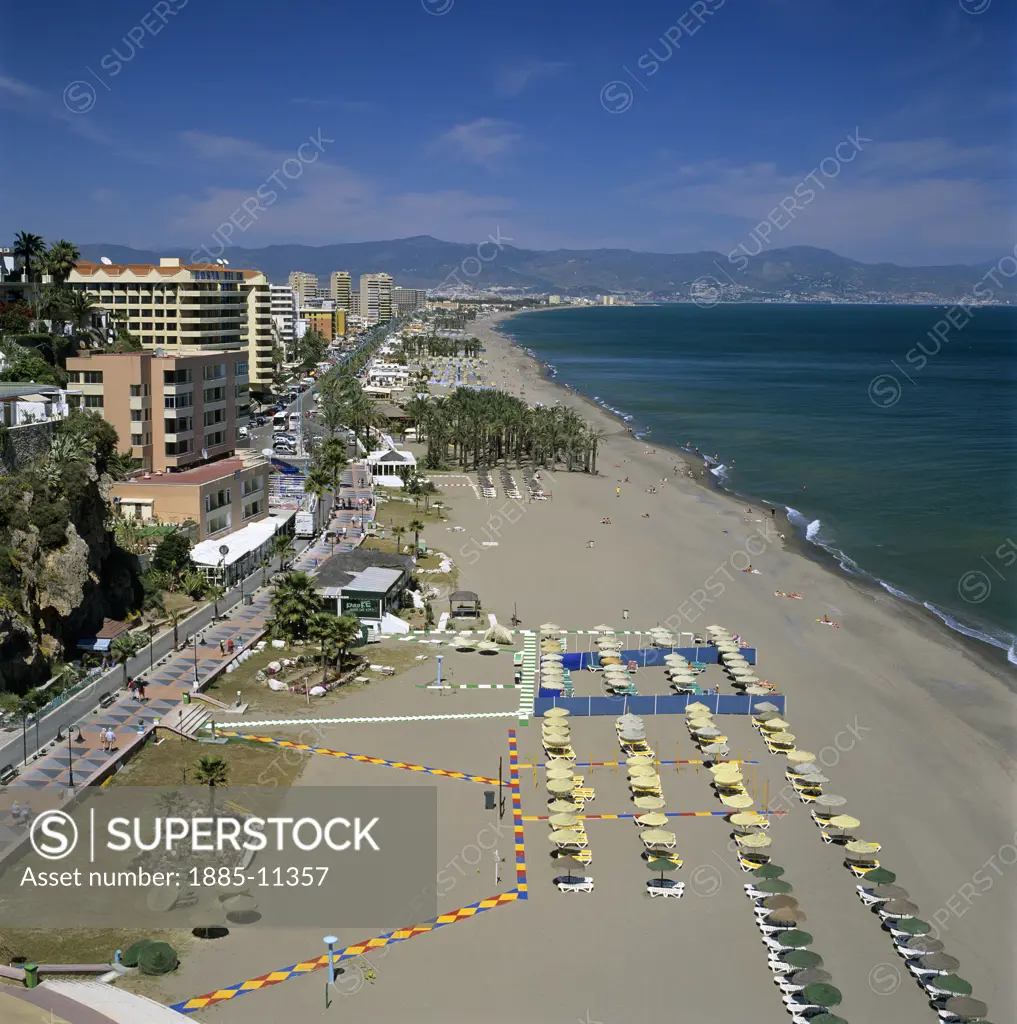 Spain, Costa del Sol, Torremolinos, View along beach