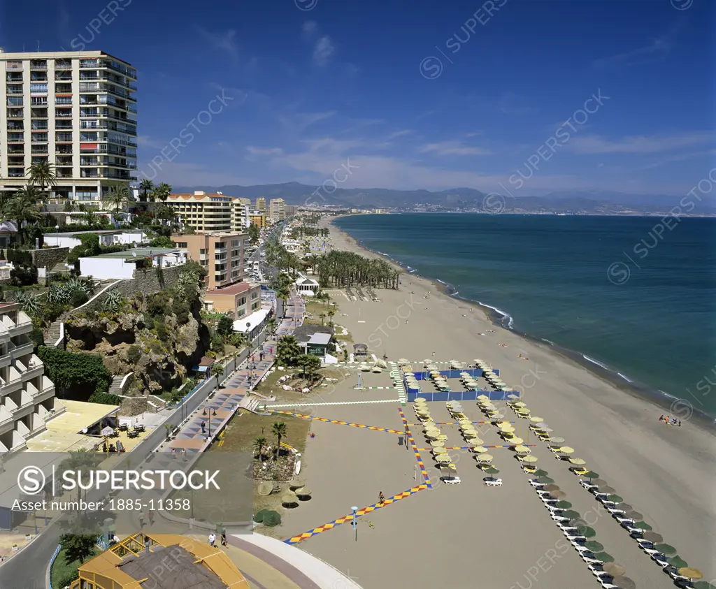 Spain, Costa del Sol, Torremolinos, View along beach