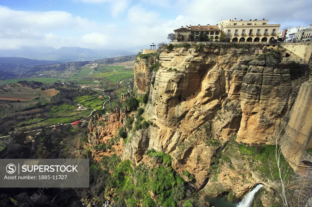 Spain, Andalucia, Ronda, View over the El Tajo gorge