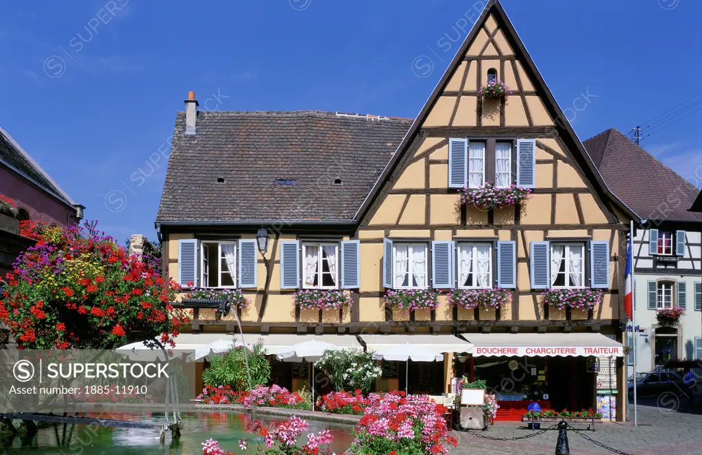 France, Alsace, Eguisheim, Market  square in summer