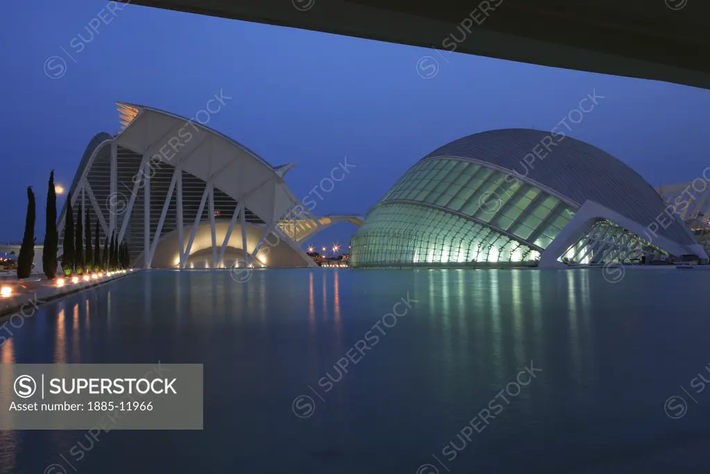 Spain, Valencia Region, Valencia, Ciudad de las Artes y las Ciencias at night 