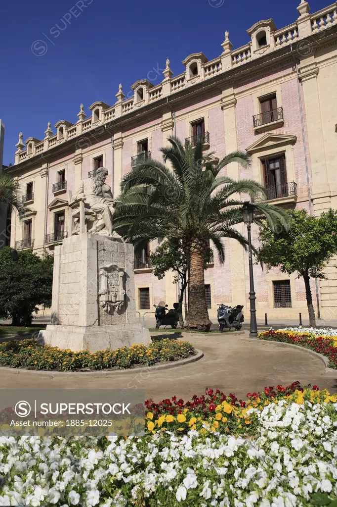 Spain, Valencia Region, Valencia, Plaza Porta de la Mar - Palacio de Justicia
