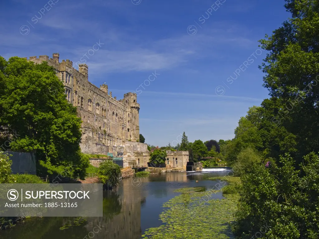 UK - England, Warwickshire, Warwick, Warwick Castle - View of castle over River Avon