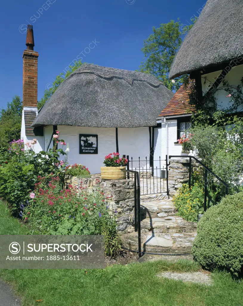 UK - England, Warwickshire, Welford-on-Avon, Ten Penny Cottage - thatched cottage and garden