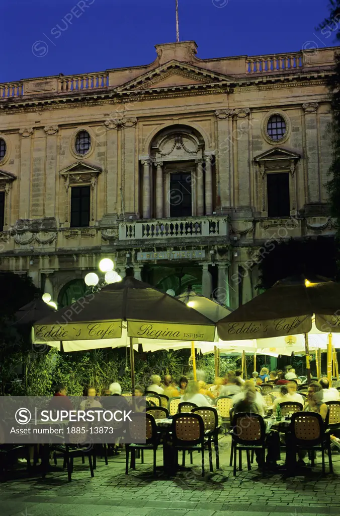 Maltese Islands, Malta, Valletta, Evening restaurant scene in Republic Square