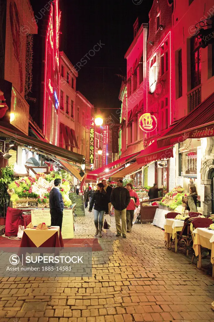 Belgium, Flanders, Brussels, Restaurants at night