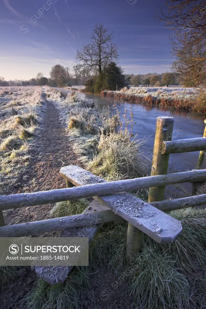 UK - England, Hampshire, Winchester, River Itchen in winter