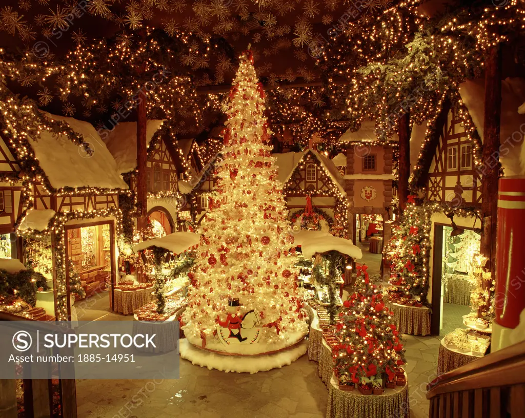 Germany, Bavaria, Rothenburg-ob-der-Tauber, Christmas shop 