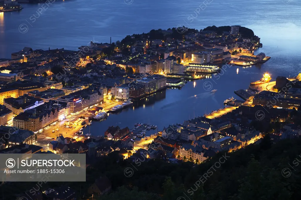 Norway, Hordaland, Bergen, Overview of city at dusk