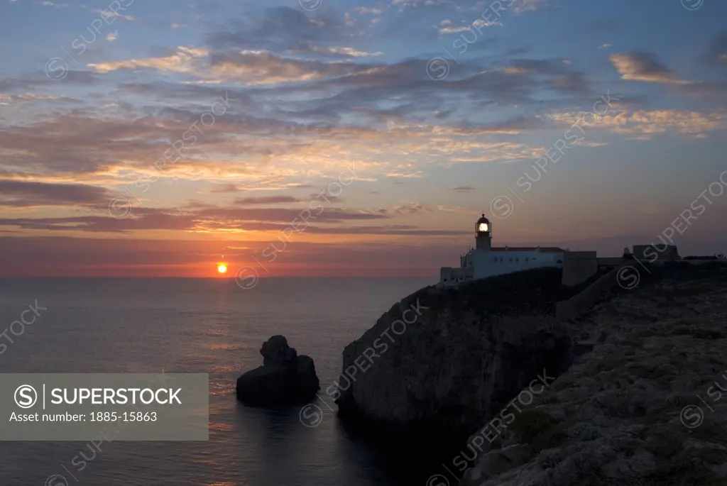 Portugal, Algarve, Cape St Vincent, Lighthouse at dusk