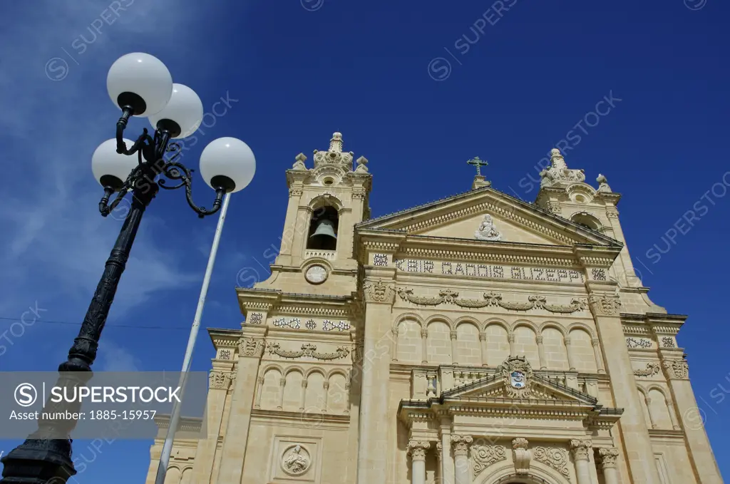 Maltese Islands, Gozo, Qala, Church and streetlamp