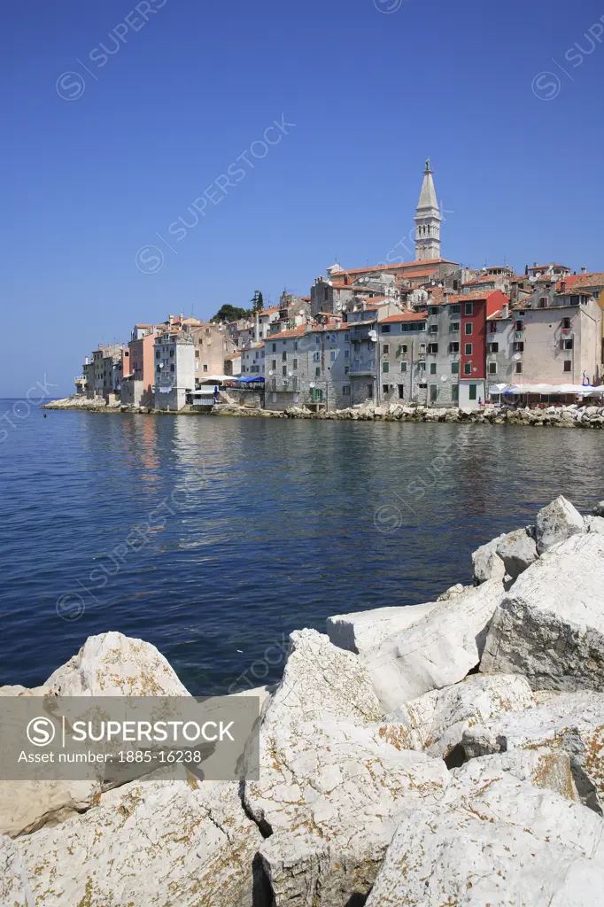 Croatia, Istria, Rovinj, Old town over rocky shoreline