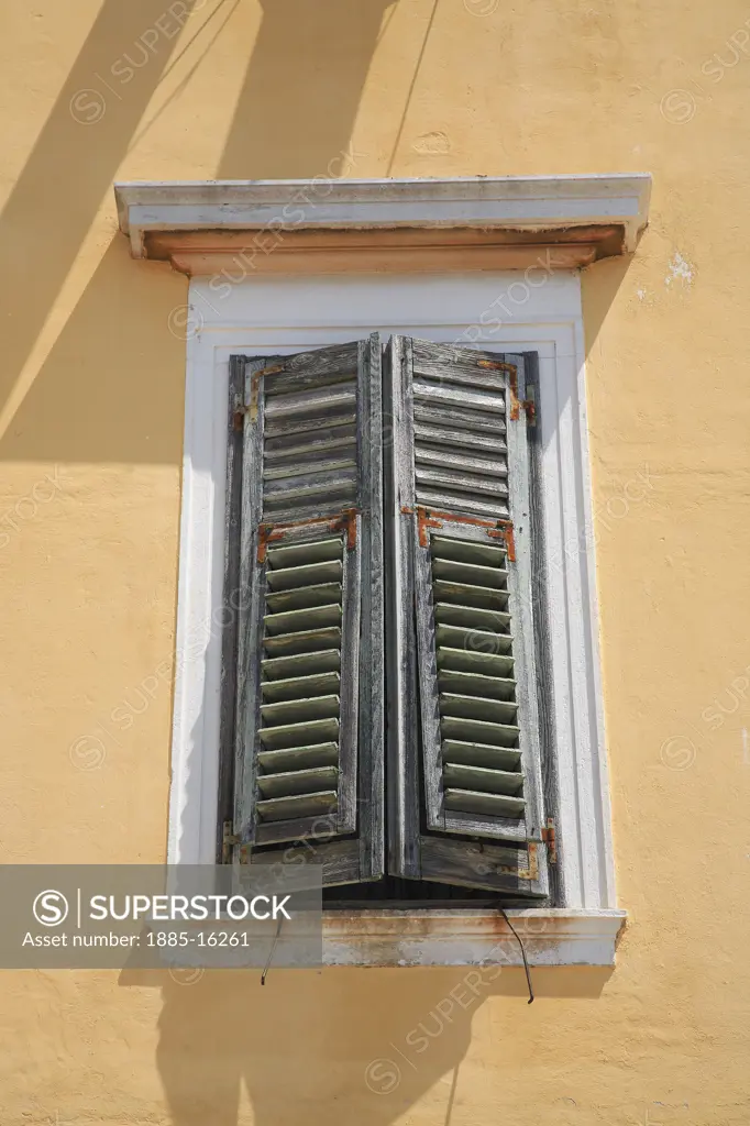 Croatia, Istria, Rovinj, Window with closed shutters