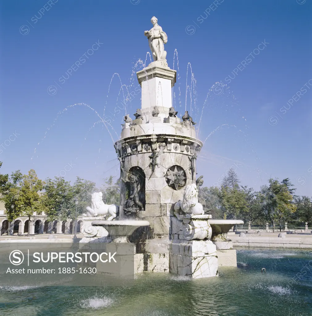 Spain, , Aranjuez , Palacio Real - fountain in Jardin de la Isla