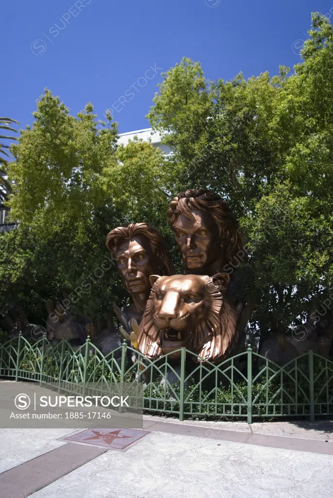 USA, Nevada, Las Vegas, Giant sculpture of Siegfried and Roy