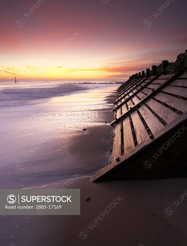 UK - England, Norfolk, Mundesley, Beach at dawn