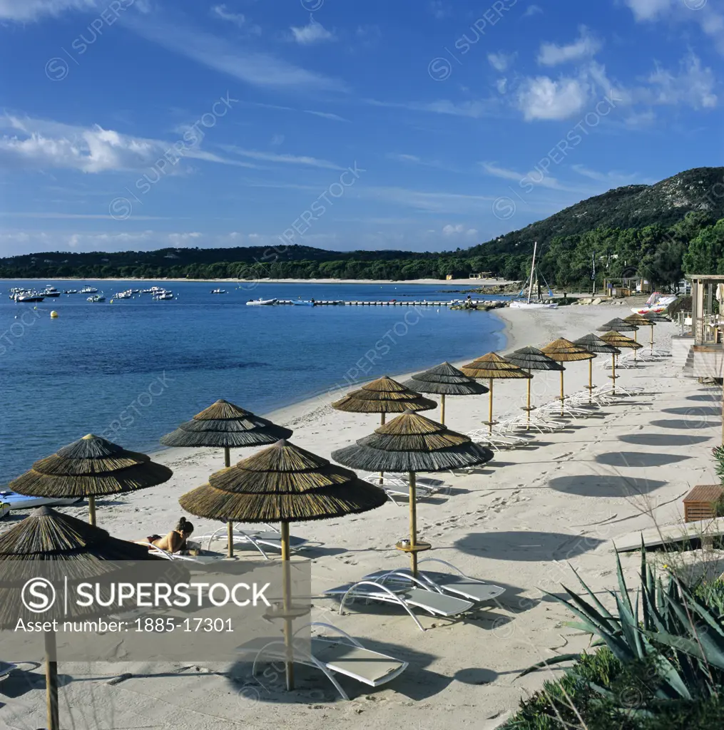 France, Corsica, Pinarellu, View along beach