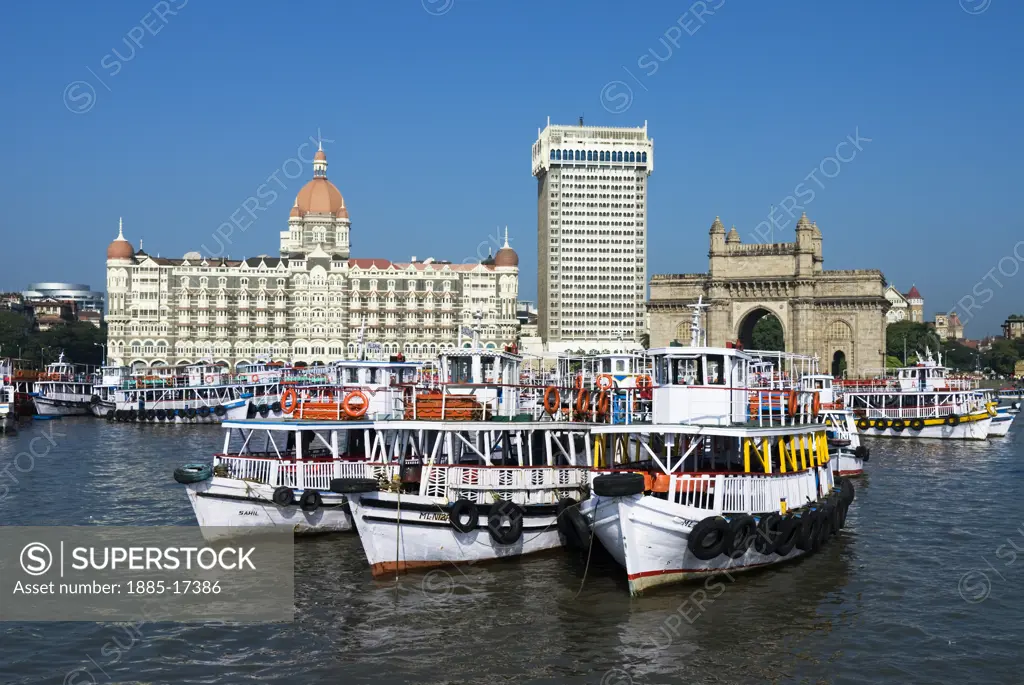 India, Maharashtra, Mumbai, Waterfront with Taj Mahal Palace and Tower Hotel and Gateway of India