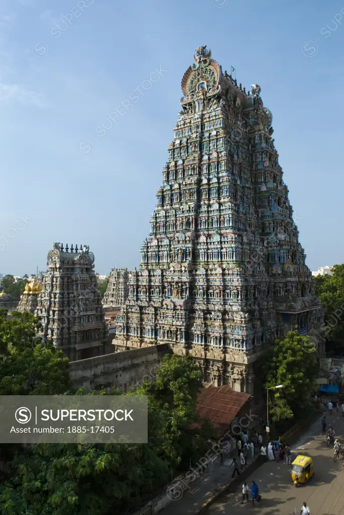 India, Tamil Nadu, Madurai, Sri Meenakshi Sundareshwara Temple - view over temple complex