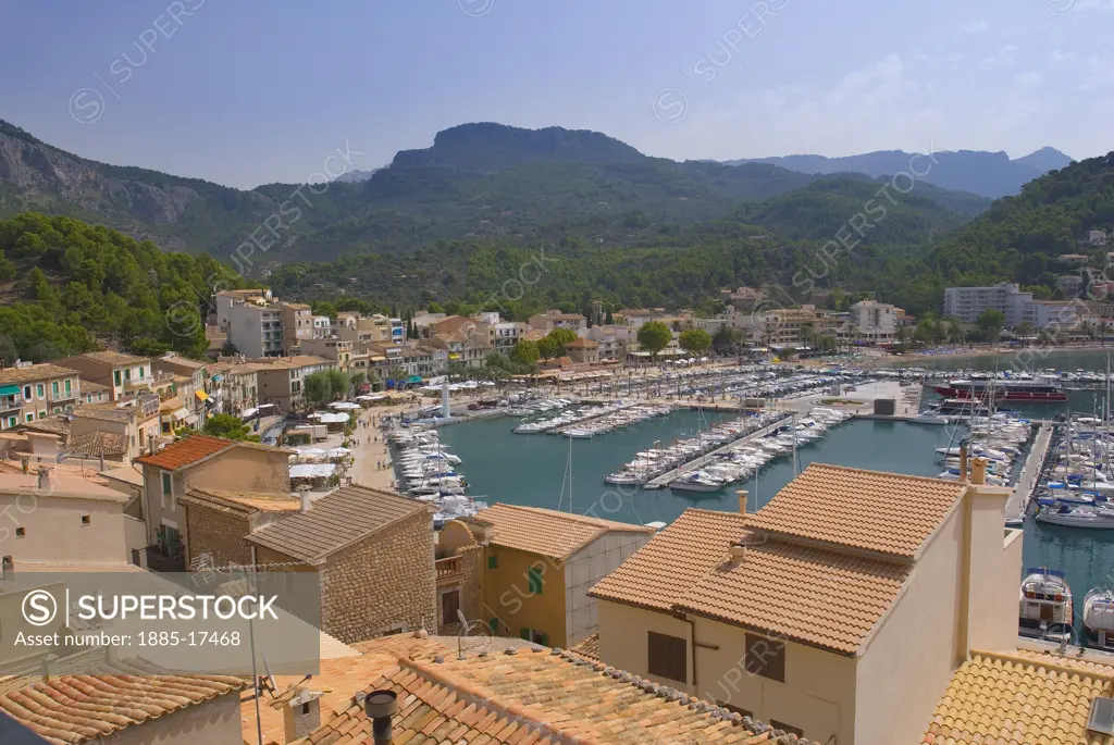 Balearic Islands, Mallorca, Port de Soller, View over the harbour