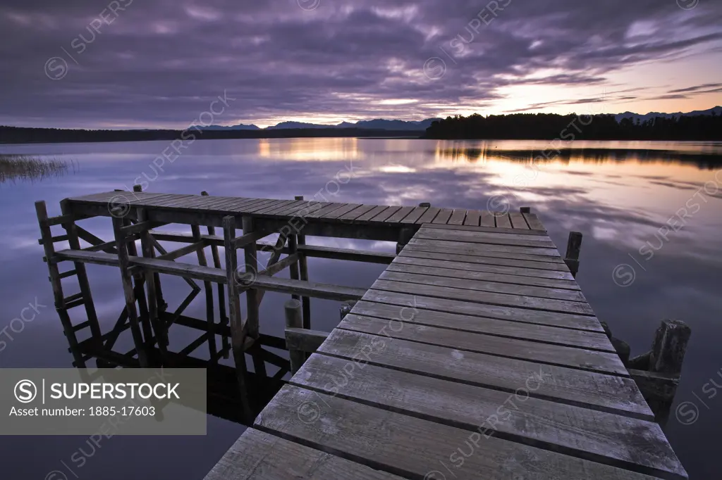 New Zealand, South Island, West Coast, Lake Mahinapua at dawn