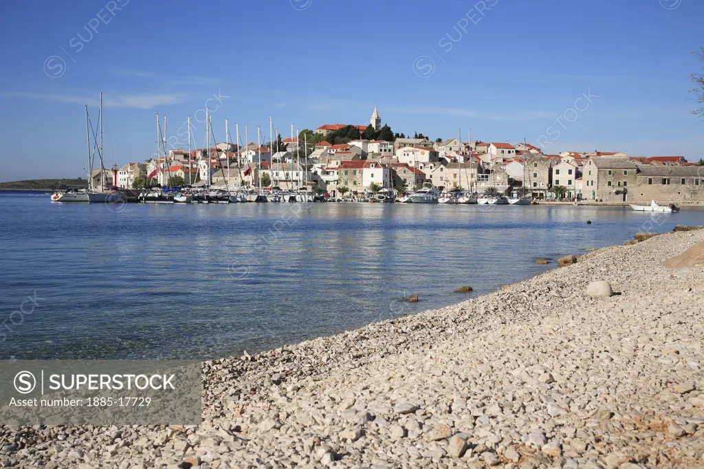 Croatia, Dalmatia, Primosten, View of town from beach