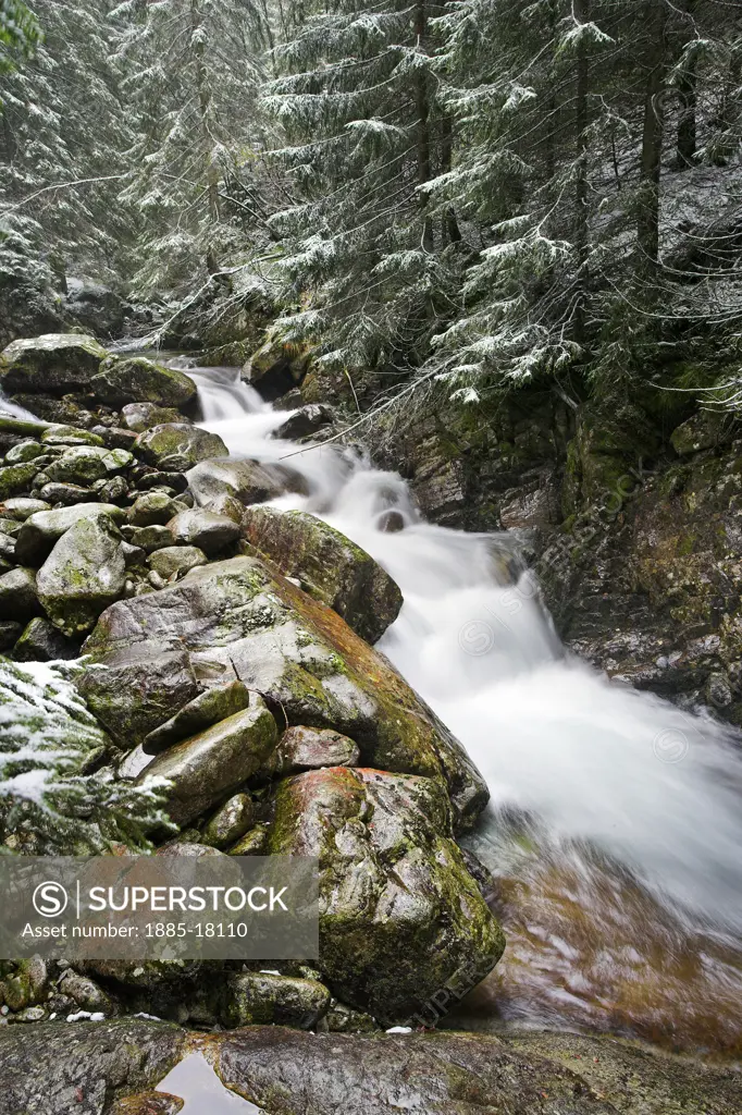 Poland, , Tatra Mountains, Waterfall in winter 