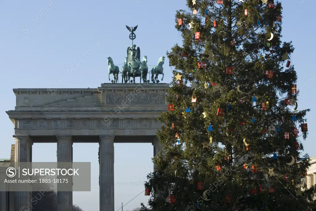 Germany, Brandenburg, Berlin, Christmas Tree and Brandenburg Gate