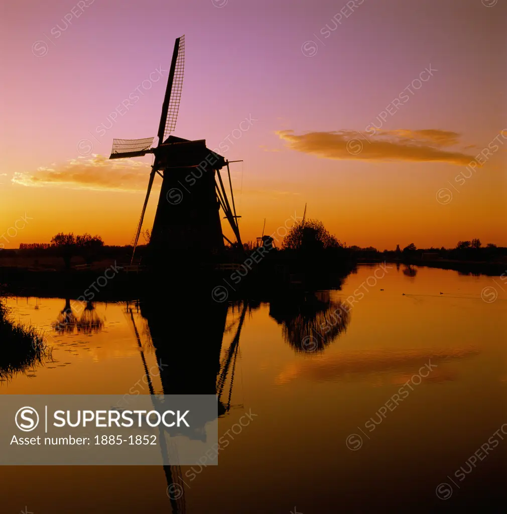 Netherlands, Zuid Holland Province, Kinderdijk, Windmill