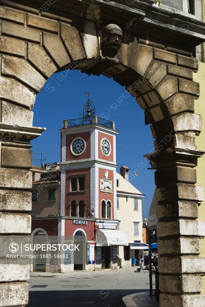 Croatia, Istria, Rovinj, The main square through Baroque archway