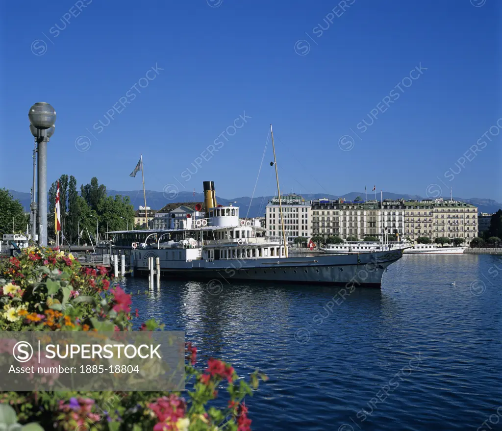 Switzerland, Geneva Canton, Geneva, Lake Geneva - paddle steamer in the harbour