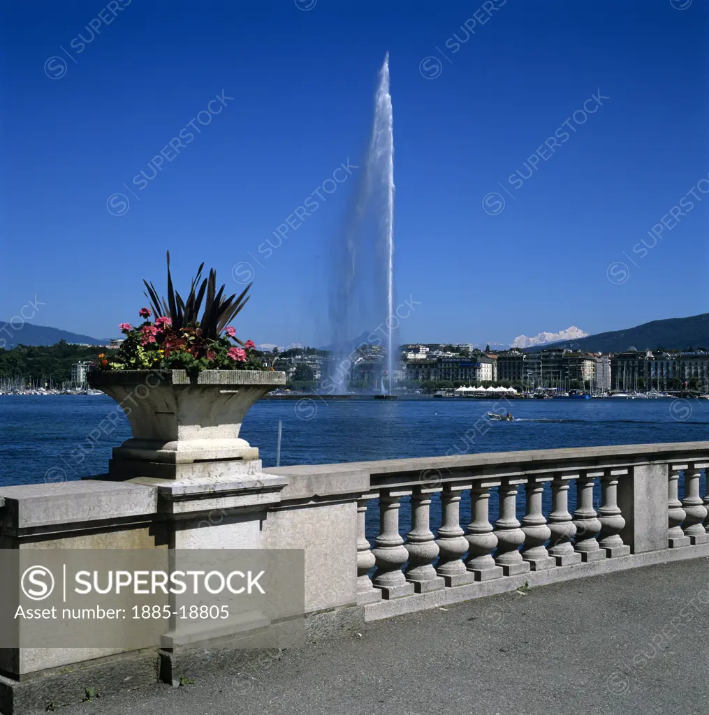 Switzerland, Geneva Canton, Geneva, Lake Geneva - Jet d'Eau fountain