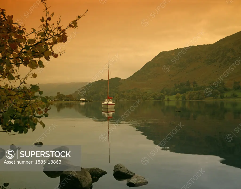 UK - England, Cumbria, Ullswater, Lake scene at dawn