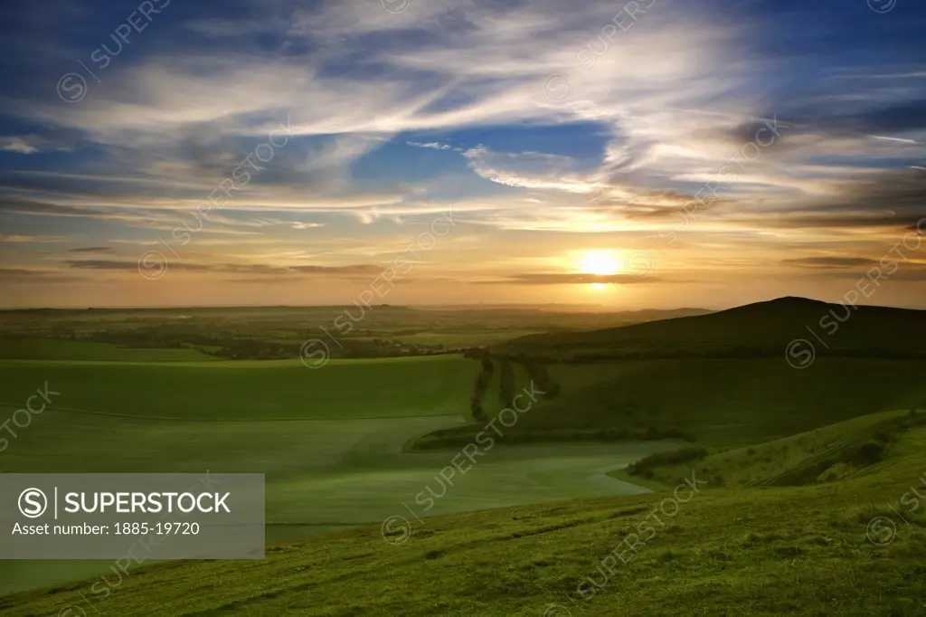 UK - England, Wiltshire, Vale of Pewsey, Sunset from Knap Hill