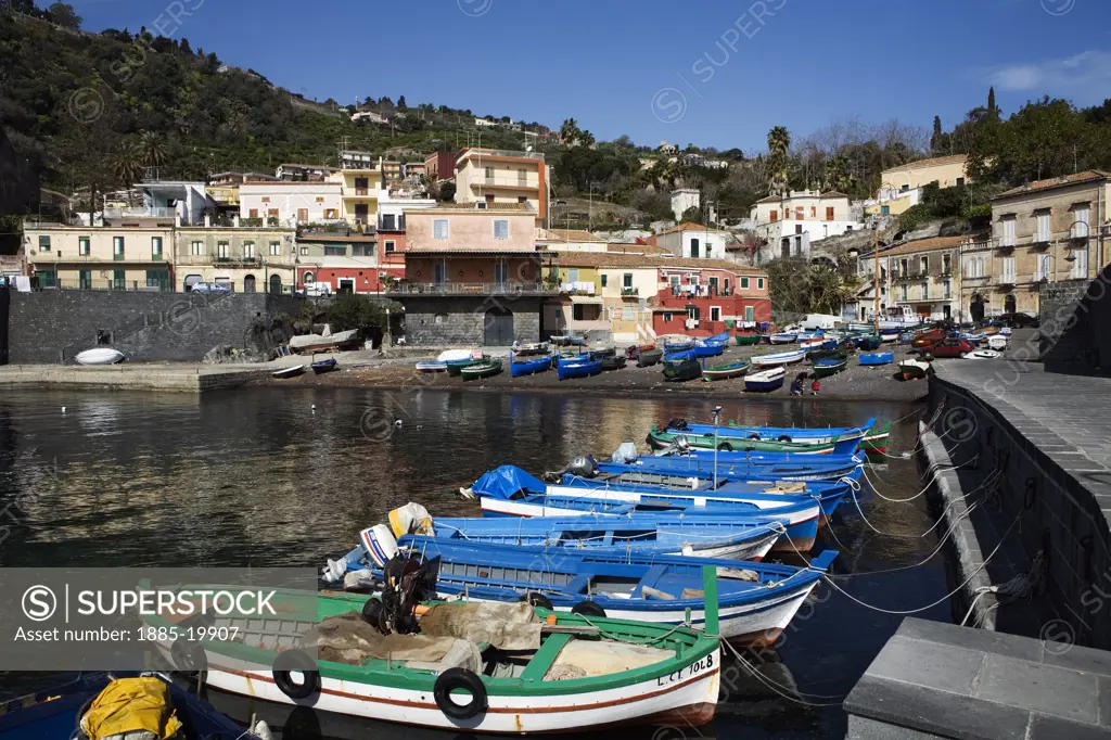 Italy, Sicily, Santa Maria La Scala, View over fishing harbour