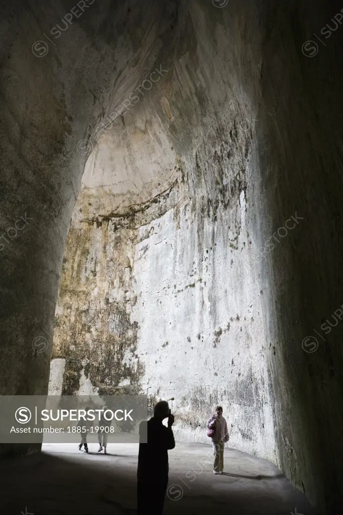 Italy, Sicily, Siracusa, Neapolis - interior of the Orecchio di Dionisio cavern