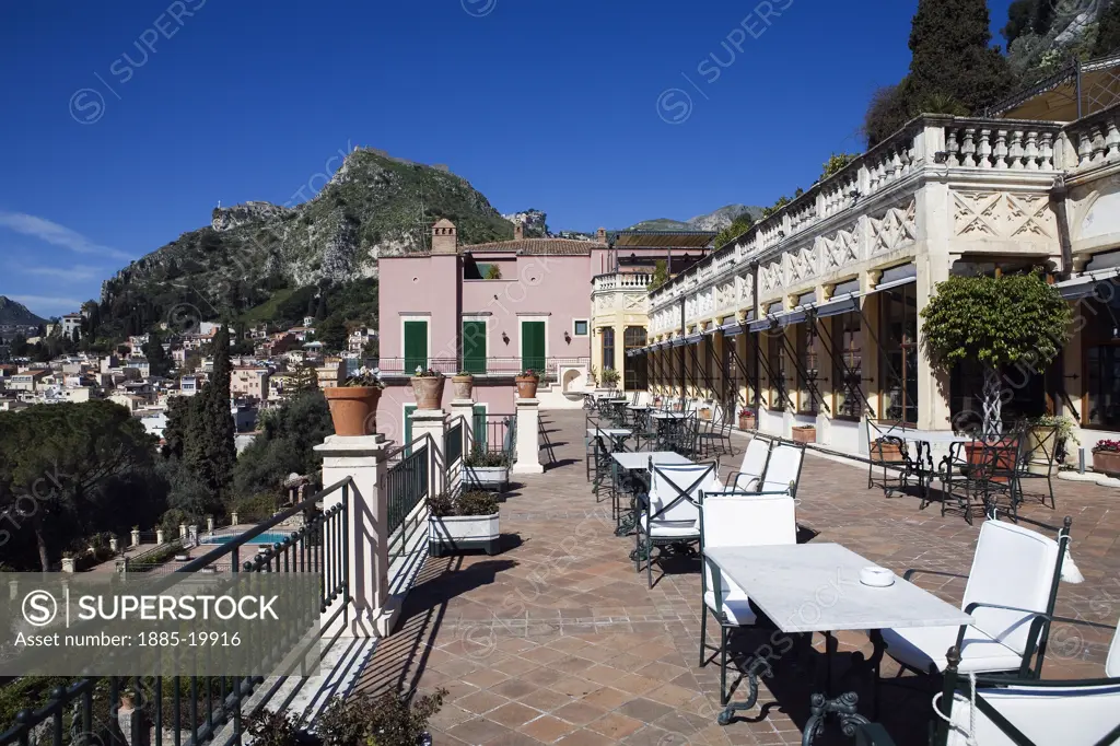 Italy, Sicily, Taormina, Terrace of the Hotel Timeo