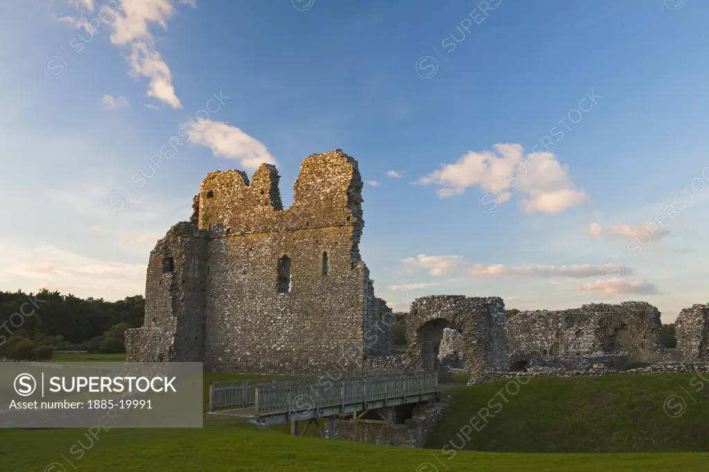 UK - Wales, South Glamorgan, Bridgend - near, Ruins of Ogmore Castle