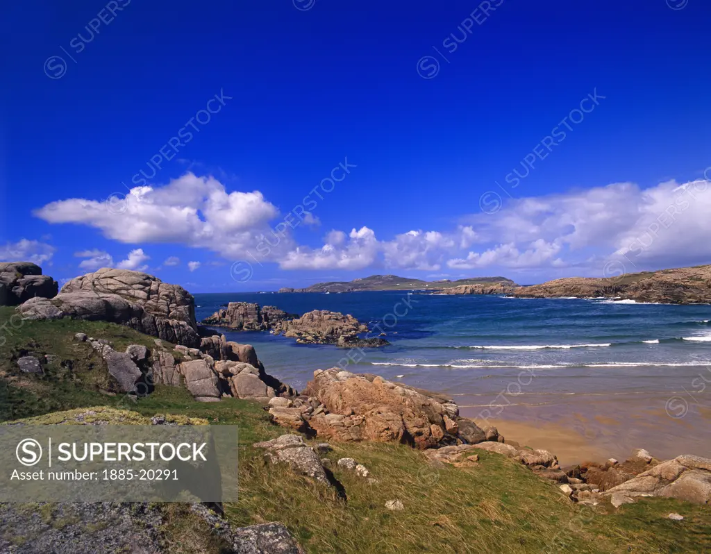 Ireland, County Galway, Omey Island, Rugged beach and bay