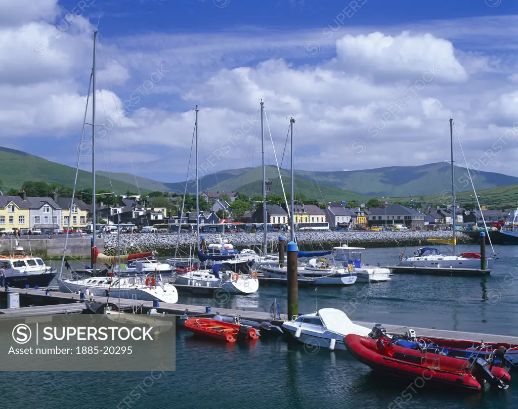 Ireland, County Kerry, Dingle, View of the harbour