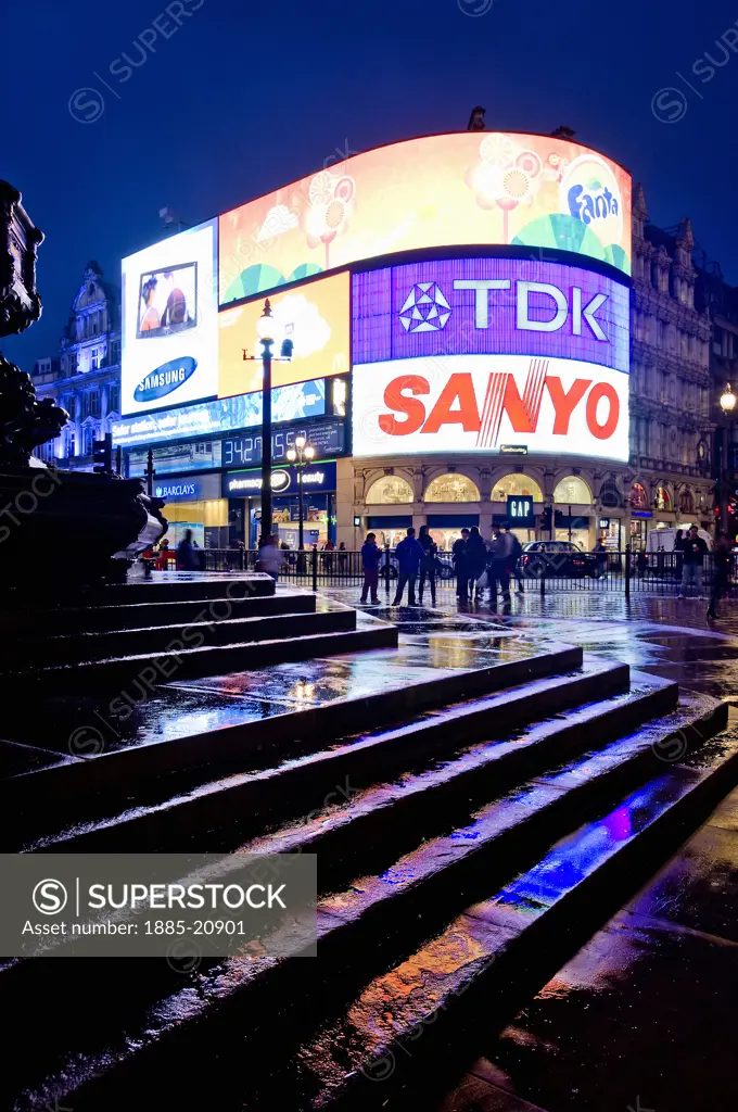 UK - England, London, Piccadilly Circus at night