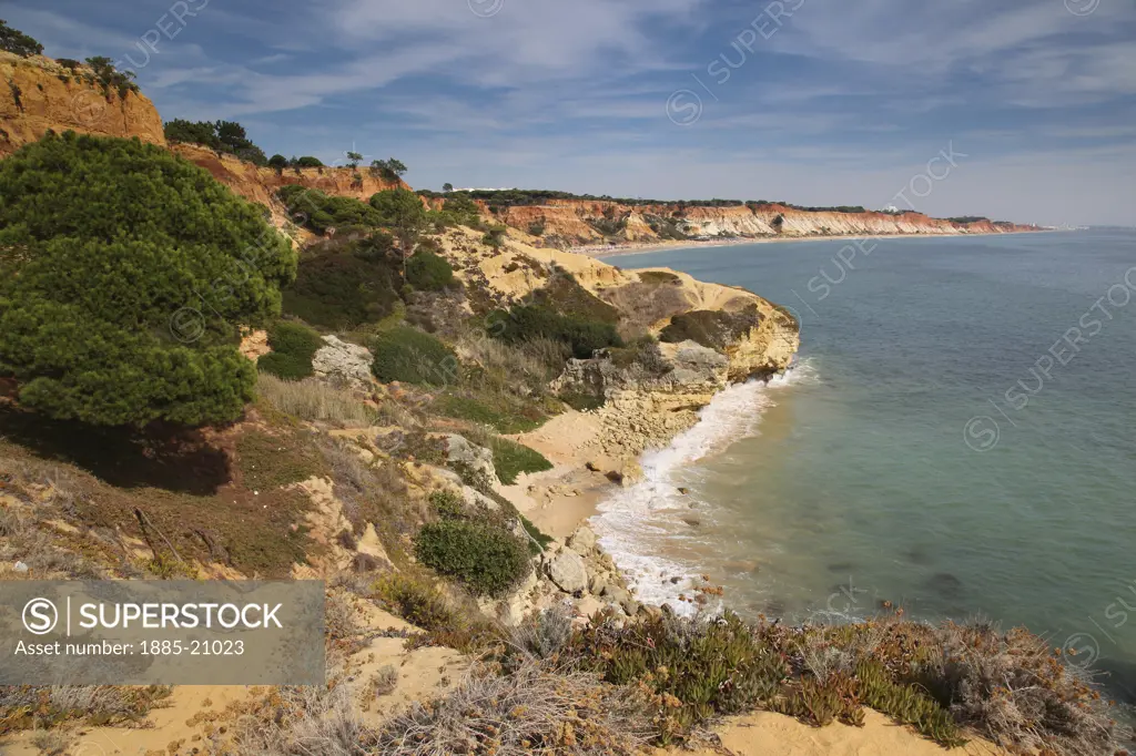 Portugal, Algarve, Praia da Falesia, Coastline scenery