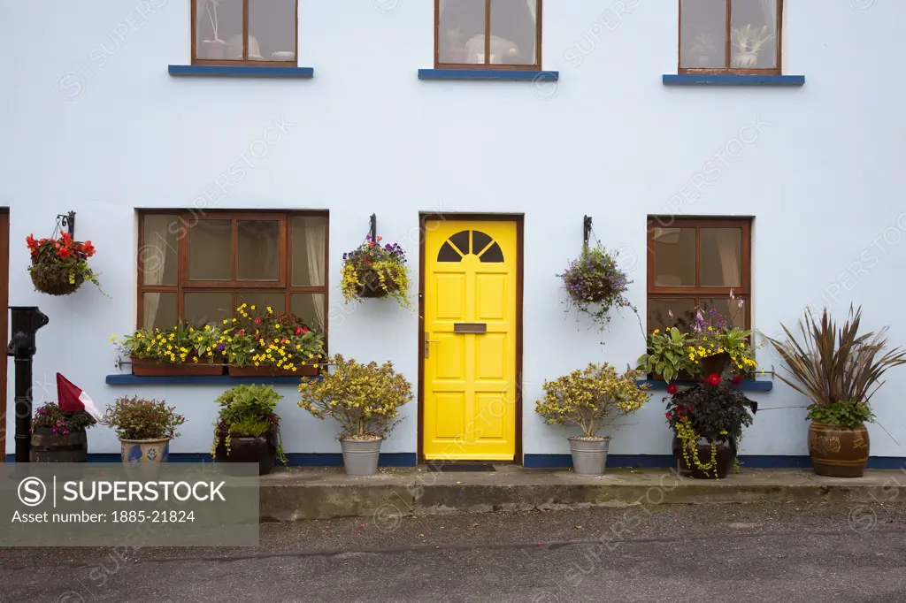 Ireland, County Kerry, Eyeries, Coloured Houses, Eyeries, Ring of Beara, County Kerry, Ireland