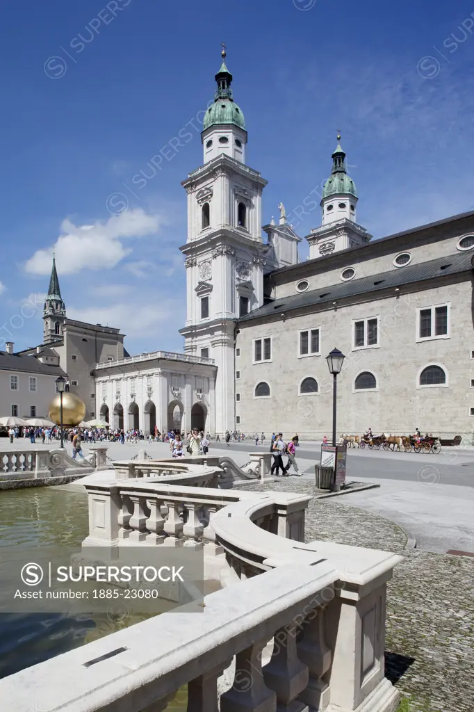 Austria, Salzburger Land, Salzburg, Cathedral from Kapitelplatz