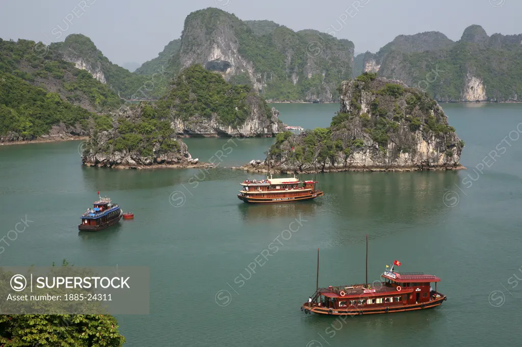 Vietnam, Ha Long Bay, View over bay from Ti Top island