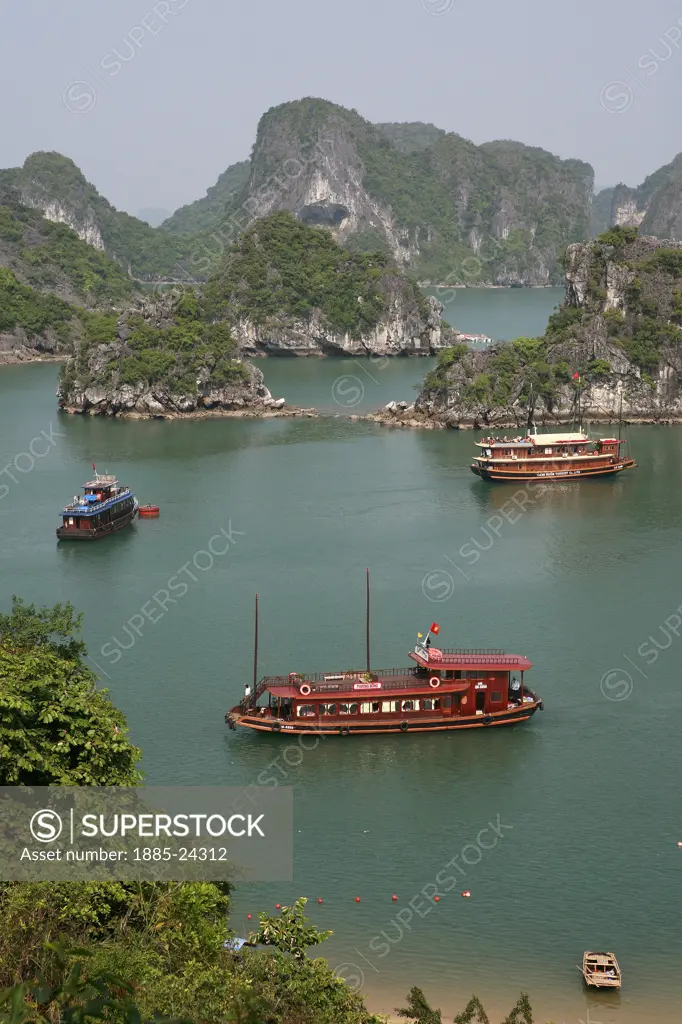 Vietnam, Ha Long Bay, View over bay from Ti Top island