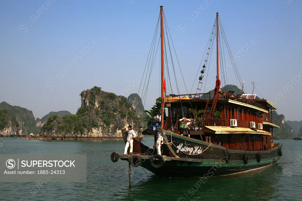 Vietnam, Ha Long Bay, A junk in bay