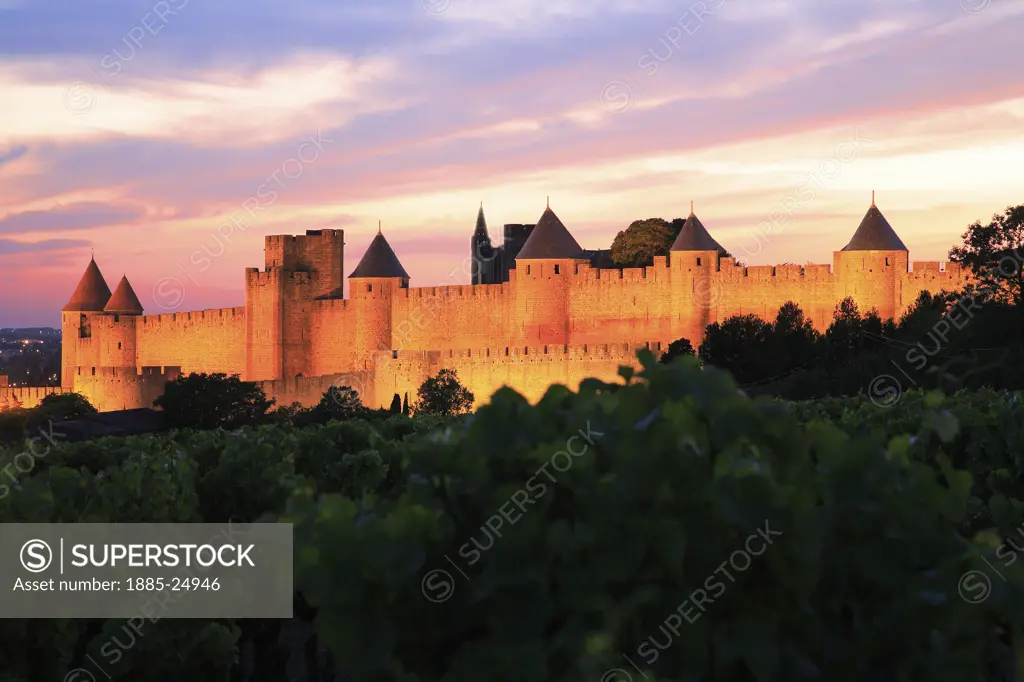 France, Languedoc-Roussillon, Carcassonne, Walled city at sunset