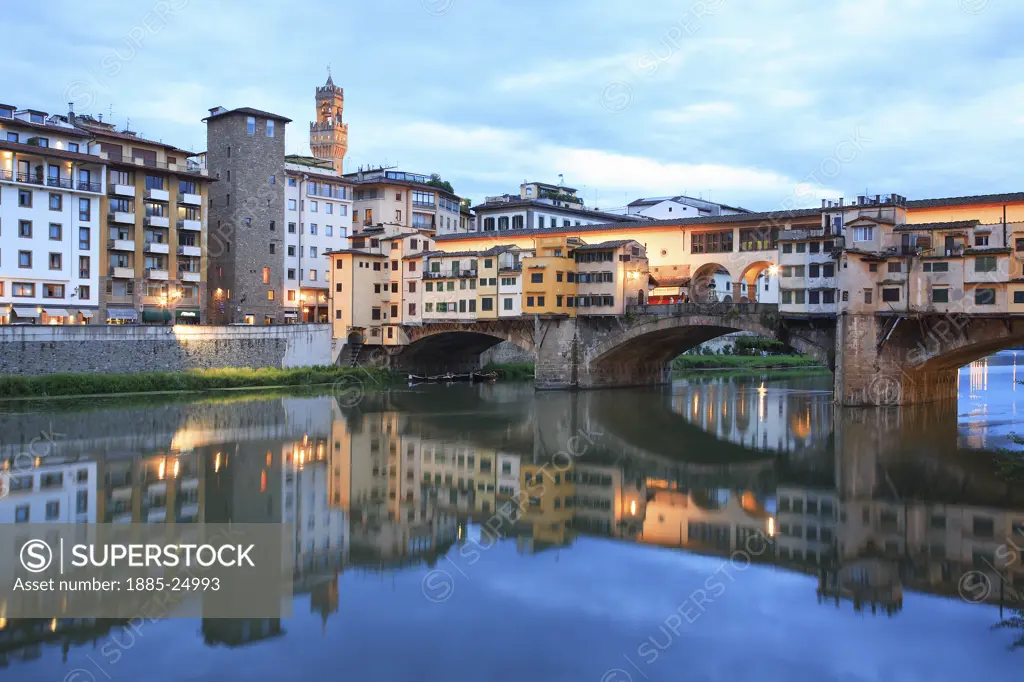 Italy, Tuscany, Florence, Ponte Vecchio at dusk