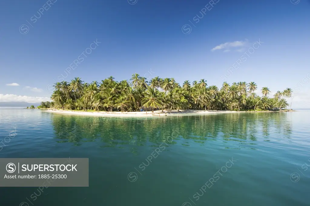 Panama, San Blas Islands, View over ocean to tropical island